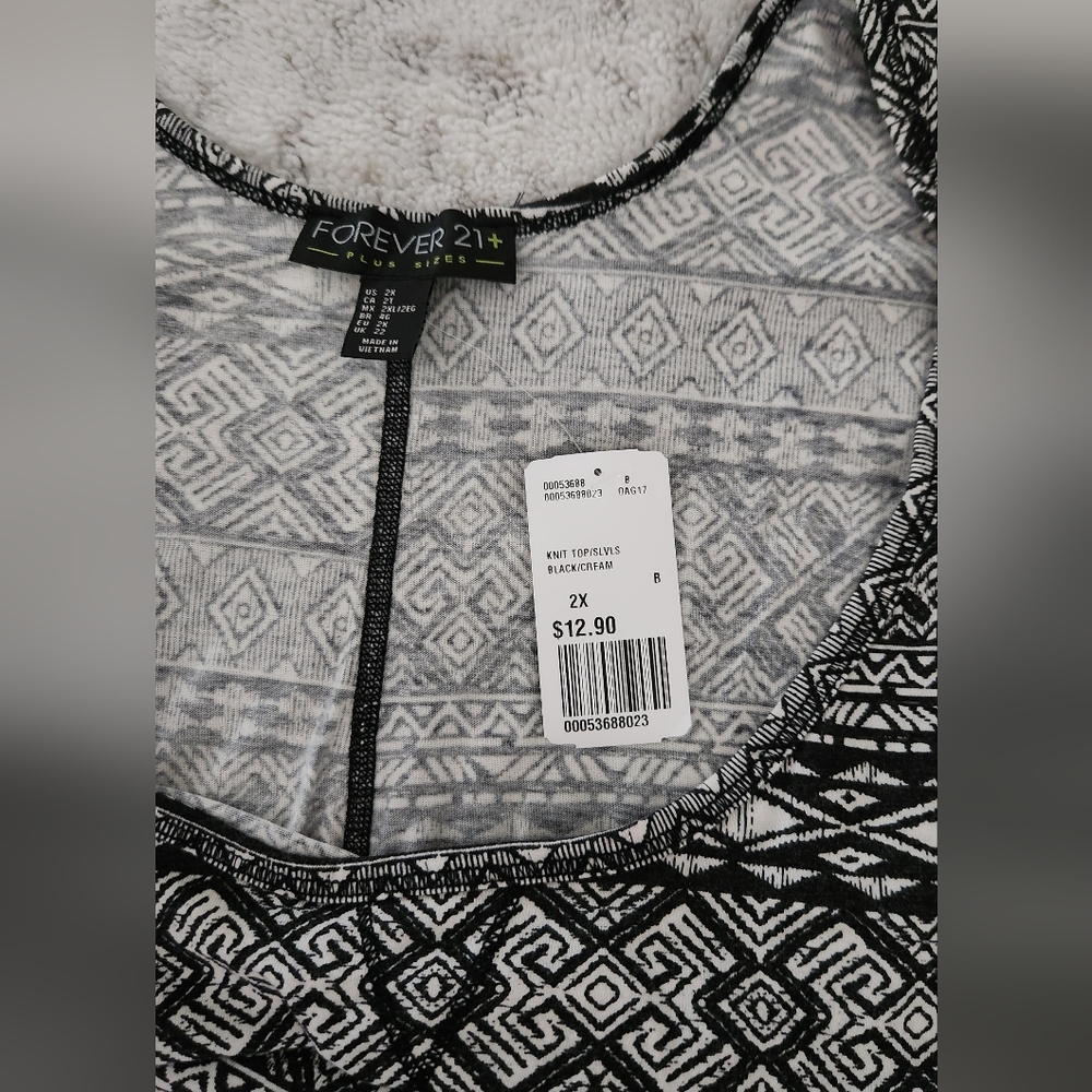 FINAL PRICE!! NWT! FOREVER 21 TANK TOP ! - Picture 3 of 4